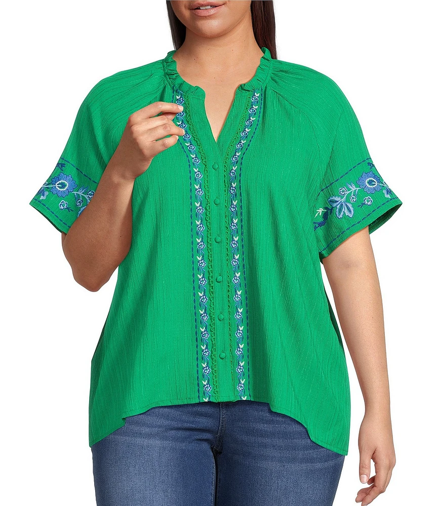 Calessa Plus Size Embroidered Split V-Neck Short Sleeve Button Front Tunic