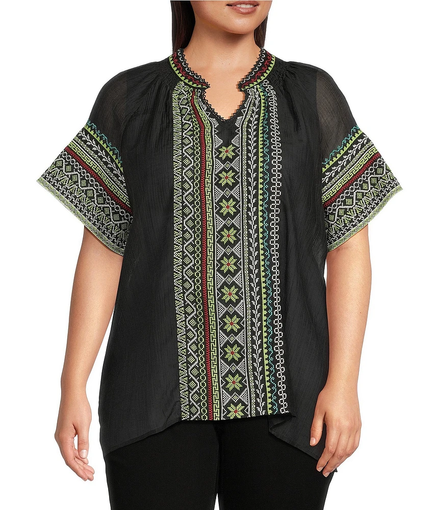 Calessa Plus Size Embroidered Split V-Neck Short Sleeve Tunic
