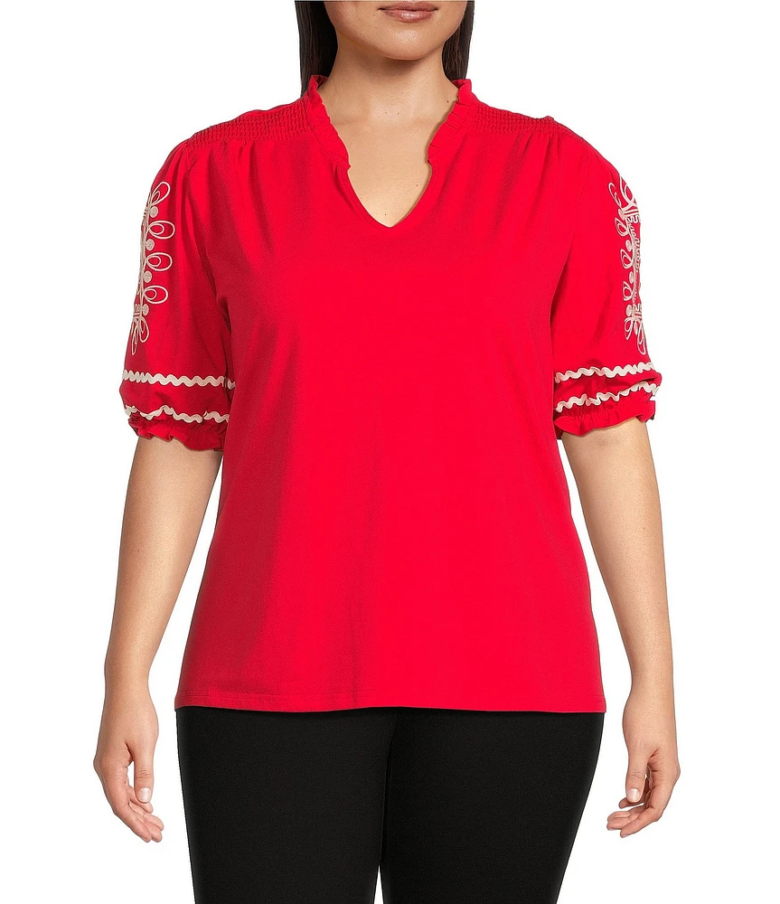 Calessa Plus Size Embroidered Split V-Neck Short Sleeve Tunic