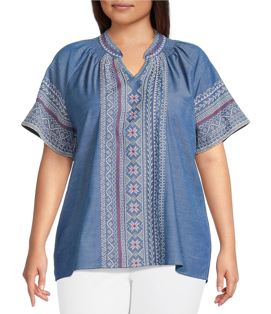 Calessa Plus Size Split V-Neck Short Sleeve Embroidered Tunic