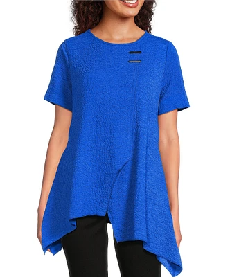 Calessa Textured Knit Scoop Neck Short Sleeve Asymmetric Hem Tunic