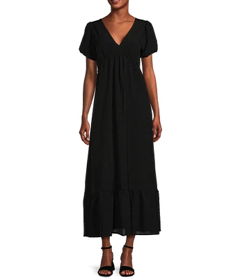 Coco + Jaimeson Textured Short Sleeve Maxi Dress