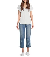 Code Bleu Petite Size Embroidered Floral Mid-Rise Capri Jeans