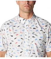 Columbia Super Slack Tide™ Short Sleeve Fish Printed Woven Camp Shirt