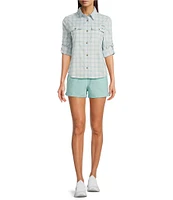 Columbia Women's PFG Wildcast Performance Yarn Dye Plaid Print Long Sleeve Button Front Shirt