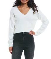 C&V Chelsea & Violet V-Neck Eyelash Sweater