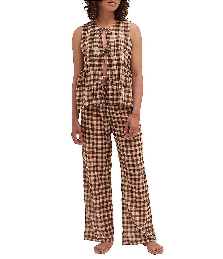 Desmond & Dempsey Gingham Woven Pleated Pajama Set