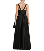 Donna Karan Square Neck Sleeveless Taffeta Bow Ball Gown