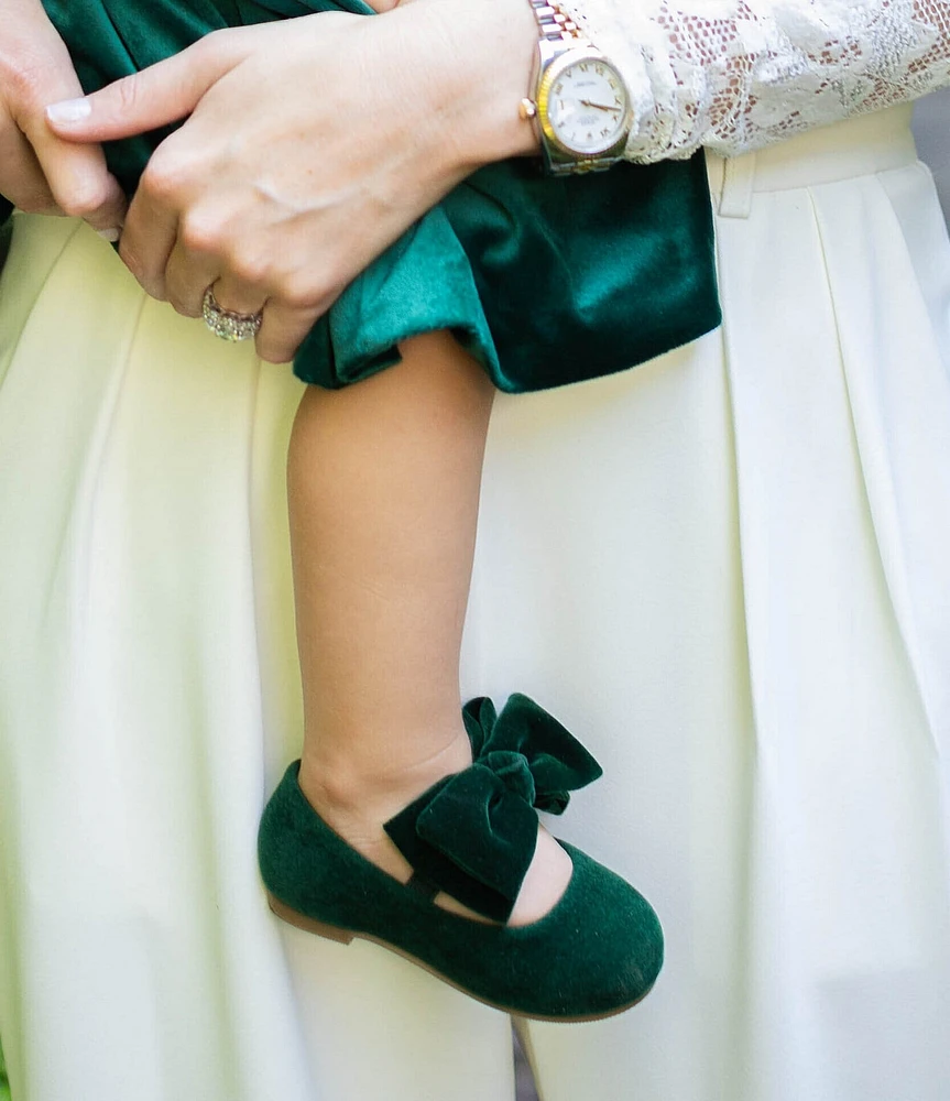 Edgehill Collection x Darby Fallon Clark Girls' Elizabeth Velvet Bow Mary Janes (Youth