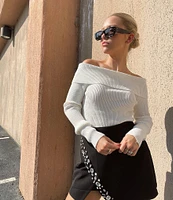GB Off-The-Shoulder Sweater
