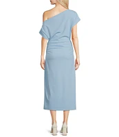 Gibson & Latimer Crepe Knit Asymmetric Neck One Shoulder Off-the-Shoulder Short Sleeve Ruched Sheath Midi Dress