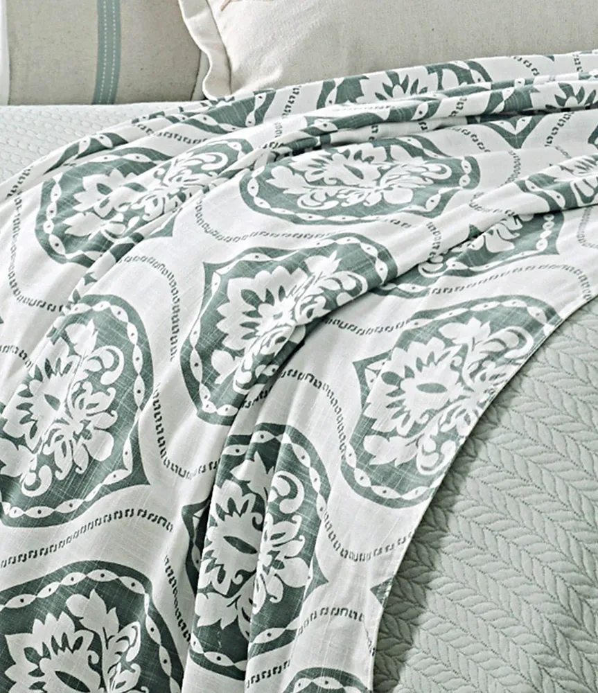 HiEnd Accents Belmont Graphic Floral Print Duvet Cover