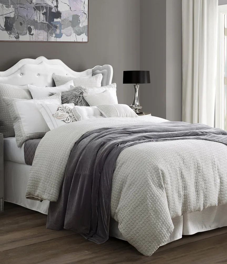 HiEnd Accents Wilshire Comforter Set