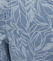 Intro Abstract Leaf Print Frayed Hem Pull-On Capri Denim Pants