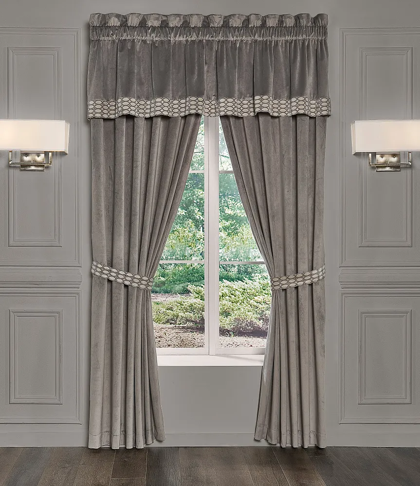 J. Queen New York Belvedere Window Treatment