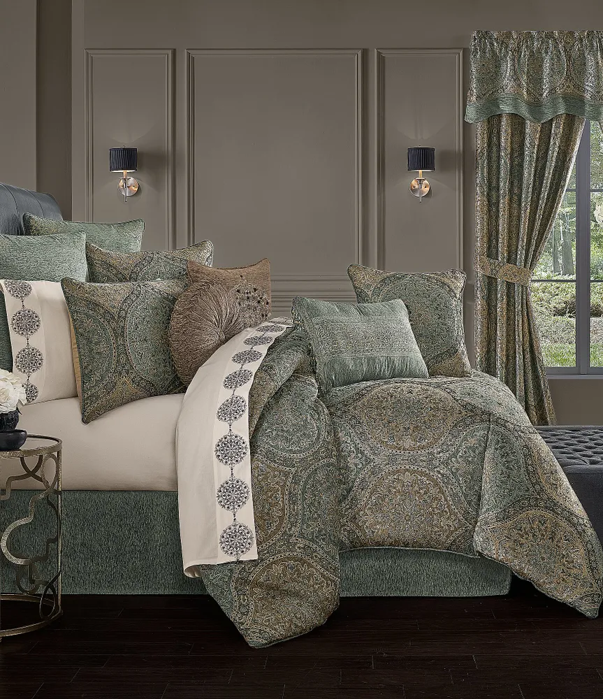 J. Queen New York Dorset Chenille Comforter Set