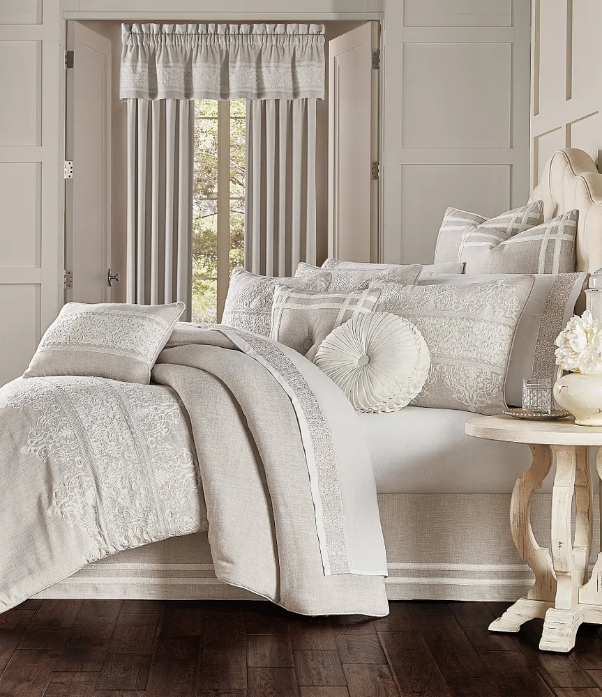 J. Queen New York Laura Lynn Embroidered Comforter Set