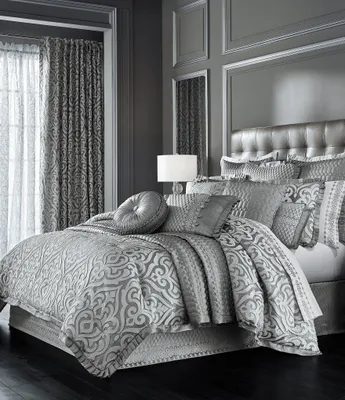 J. Queen New York Luxembourg Silver Comforter Set