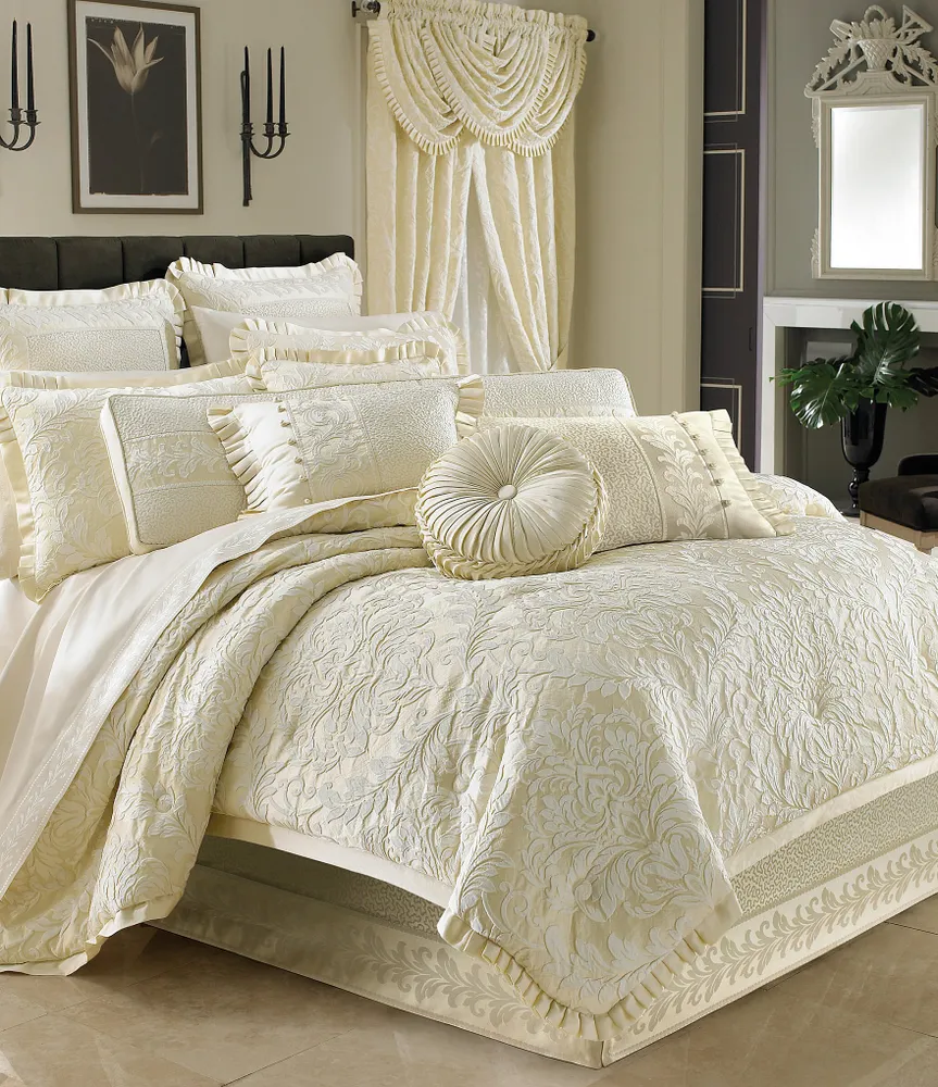 J. Queen New York Marquis Damask Duvet Cover Mini Set