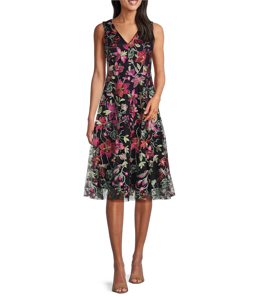 Jessica Howard Sleeveless V-Neck Floral Embroidered Dress