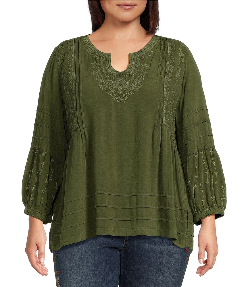 John Mark Plus Size Embroidered Split Round Neck 3/4 Sleeve Top