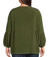 John Mark Plus Size Embroidered Split Round Neck 3/4 Sleeve Top