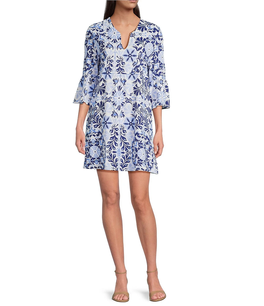 Jude Connally Kerry French Tile White Print Split V-Neck 3/4 Bell Sleeve Knit Shift Dress