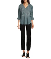 Karyn Seo Knit Lanna Embroidered 3/4 Sleeve V-Neck Top