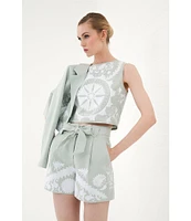 Le' AL.X Woven Linen Floral Embroidered Boat Neck Sleeveless Crop Mod Coordinating Top
