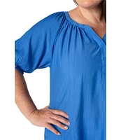 Liverpool Los Angeles Plus Size Crinkle Woven Split V-Neck Short Sleeve Blouse
