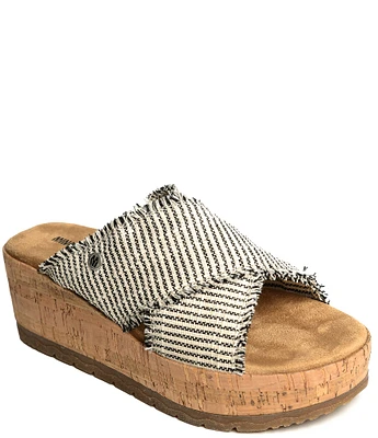 Minnetonka Posey Striped Platform Slides