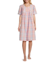 Miss Elaine Seersucker Short Plaid Embroidered Trim Snap-Front Robe