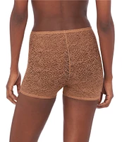 Natori Pretty Smooth: Smoothing Lace Boyshort