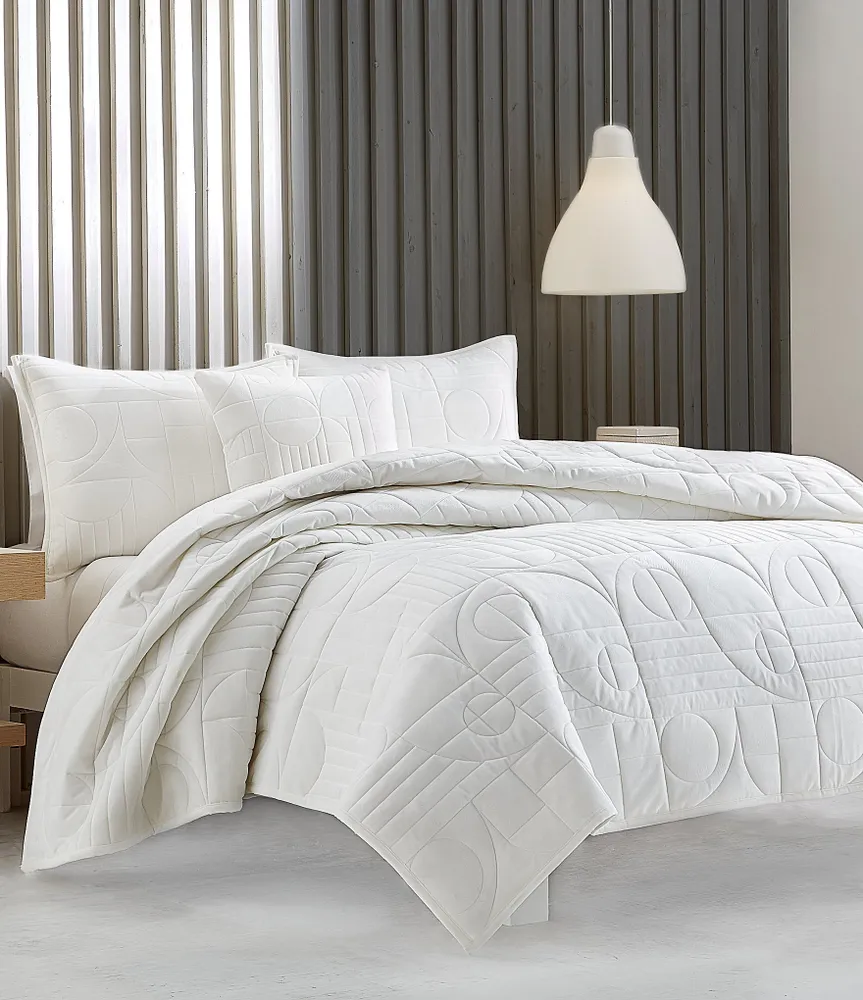 Oscar/Oliver Bryant Quilted Coverlet