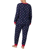 Peanuts Plus Size Snoopy Ski Print Long Sleeve Henley & Jogger Cozy Jersey Holiday Pajama Set