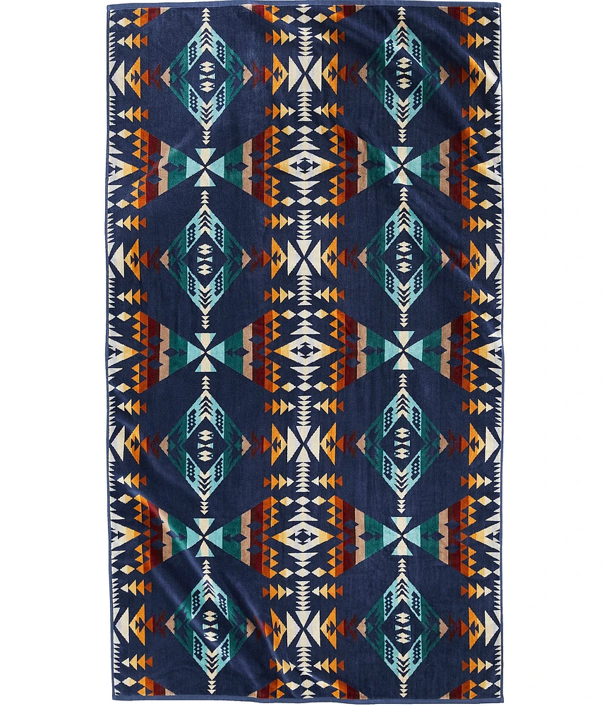 Pendleton Diamond Peak Jacquard Southwestern Geometric Pattern Reversible Spa Body Towel