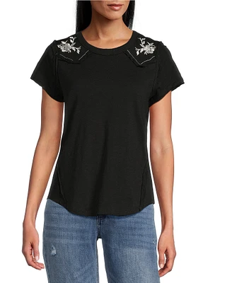 Reba Knit Jersey Embroidered Crew Neck Short Sleeve Shirttail Hem T-Shirt