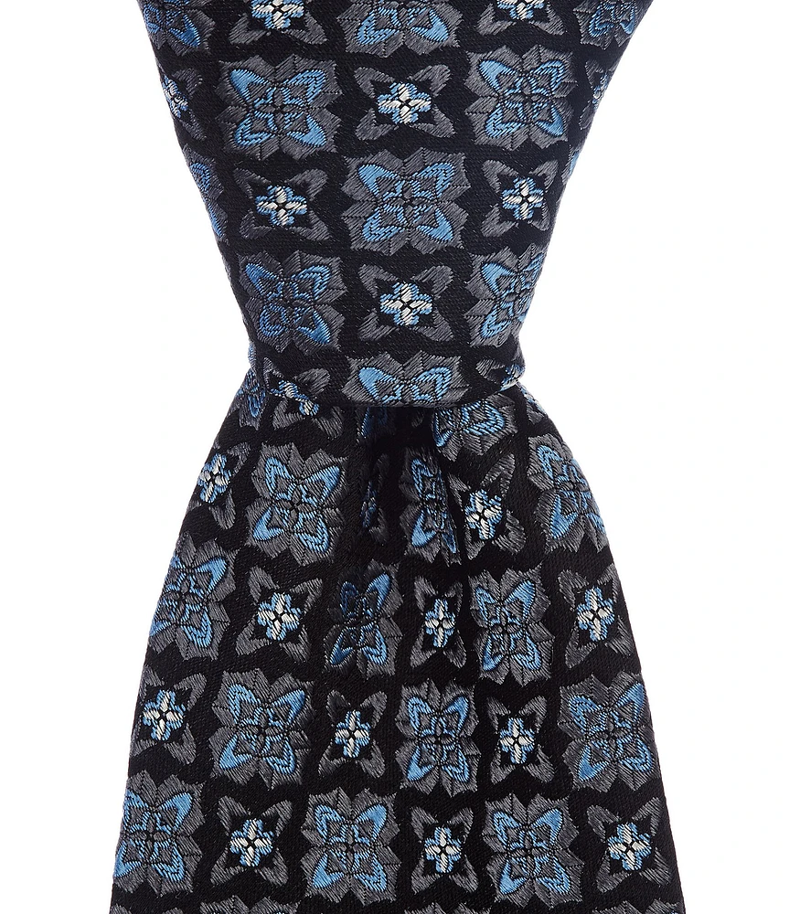 Roundtree & Yorke Mays Stars Medallion 3 3/8#double; Woven Silk Tie