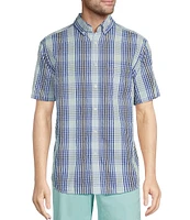 Roundtree & Yorke Short Sleeve Medium Plaid Seersucker Sport Shirt