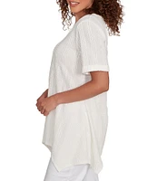 Ruby Rd. Petite Size Textured Solid Knit Crinkle Stripe Round Neck Short Sleeve Sharkbite Hem Top