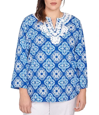 Ruby Rd. Plus Size Knit Printed Round Split V-Neck 3/4 Sleeve Top