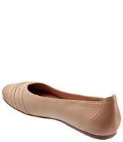 SoftWalk Safi Leather Ruched Flats