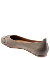 SoftWalk Safi Leather Ruched Flats