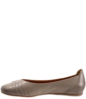 SoftWalk Safi Leather Ruched Flats