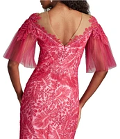Tadashi Shoji Embroidered Sweetheart Neck Short Sleeve Mermaid Gown
