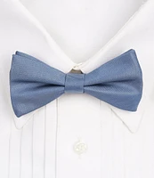 Tre Vero Solid Pre-Tied Bow Tie