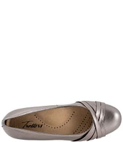 Trotters Daphne Leather Flats