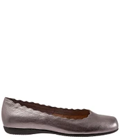 Trotters Sabine Leather Scalloped Slip-On Flats