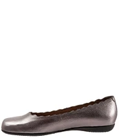 Trotters Sabine Leather Scalloped Slip-On Flats