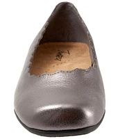 Trotters Sabine Leather Scalloped Slip-On Flats